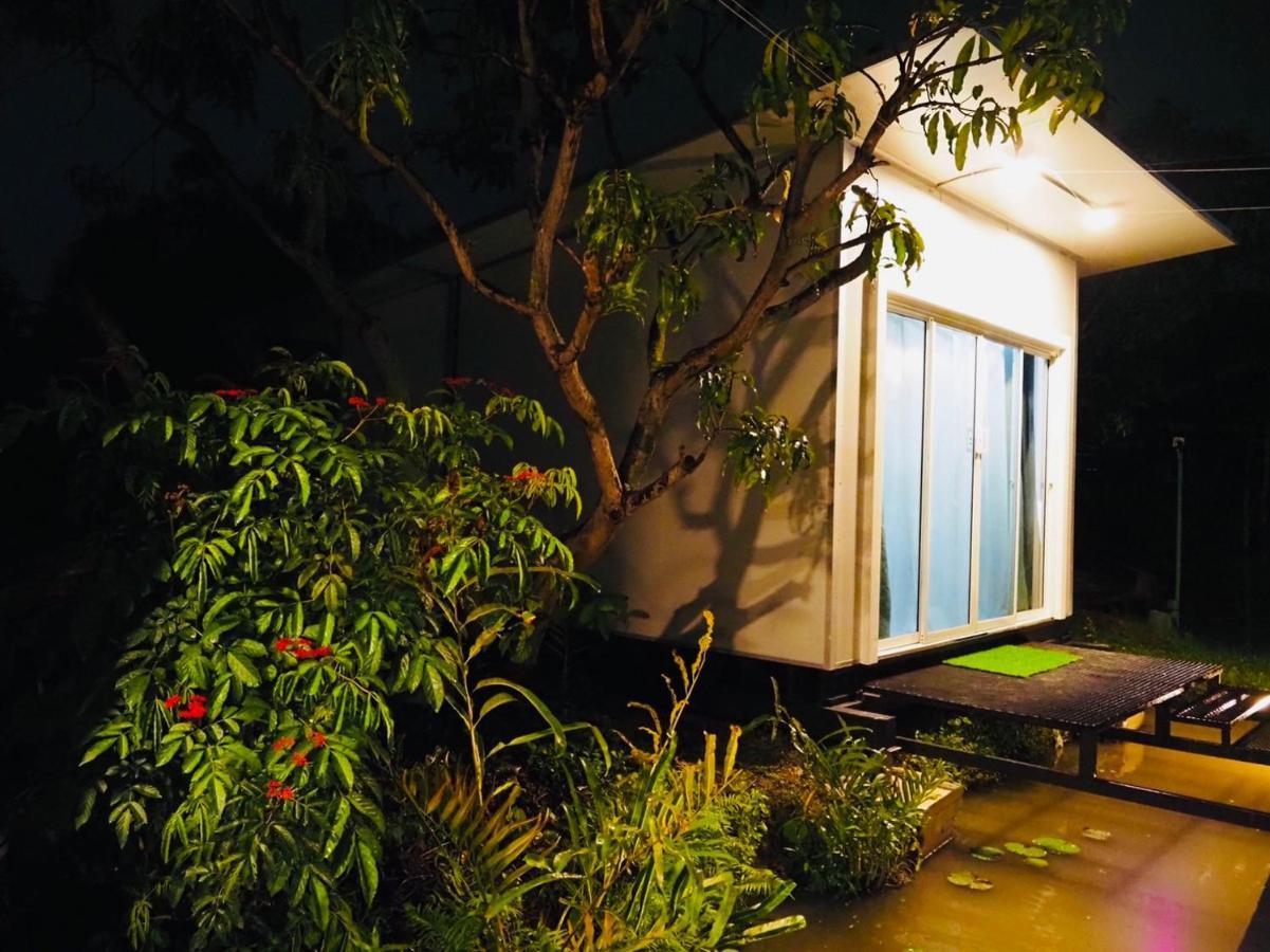 Wild Ones Hostel Bangkok Exterior foto
