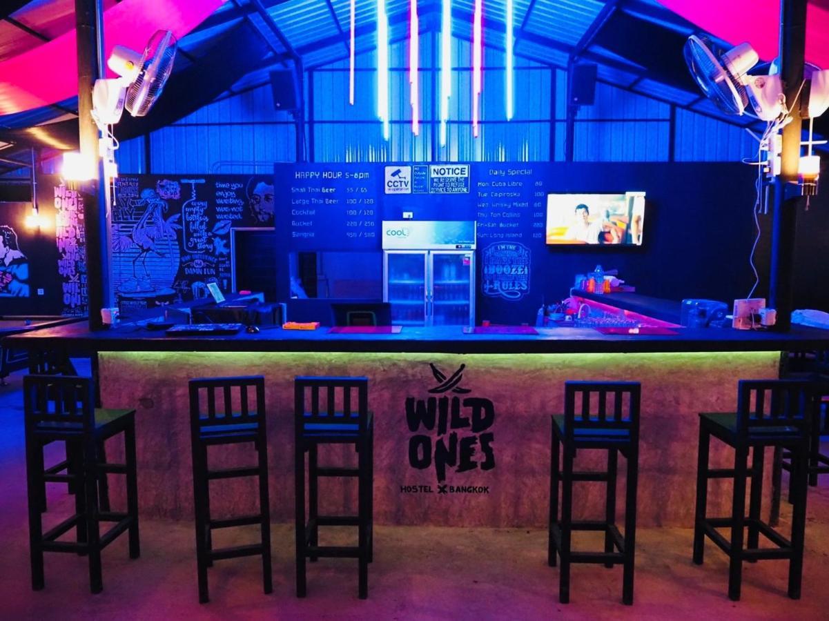 Wild Ones Hostel Bangkok Exterior foto