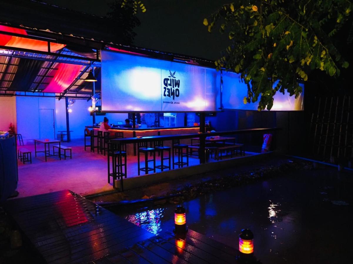 Wild Ones Hostel Bangkok Exterior foto