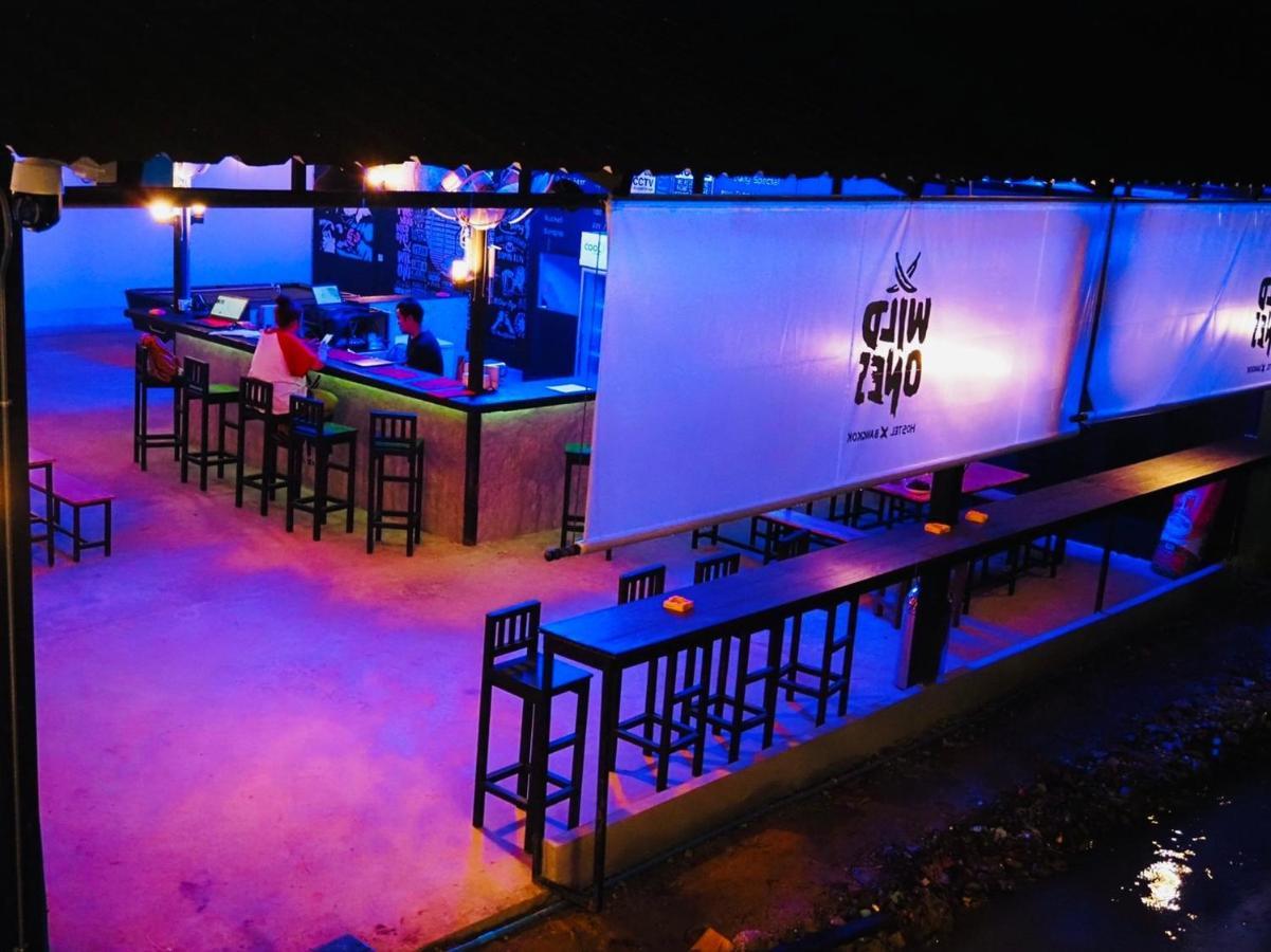 Wild Ones Hostel Bangkok Exterior foto