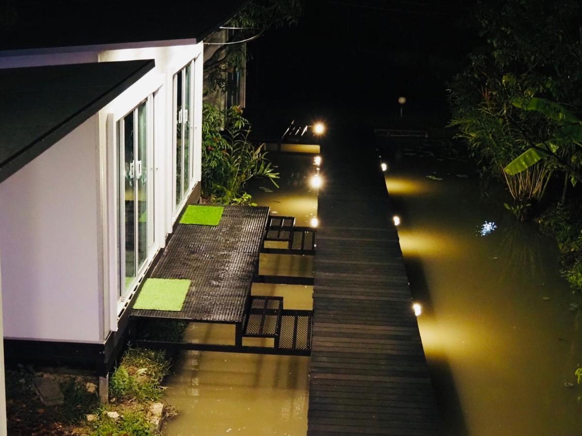 Wild Ones Hostel Bangkok Exterior foto